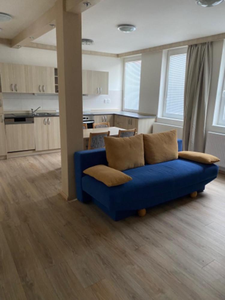 Selsky Dvur Perstejn Hotel Bagian luar foto