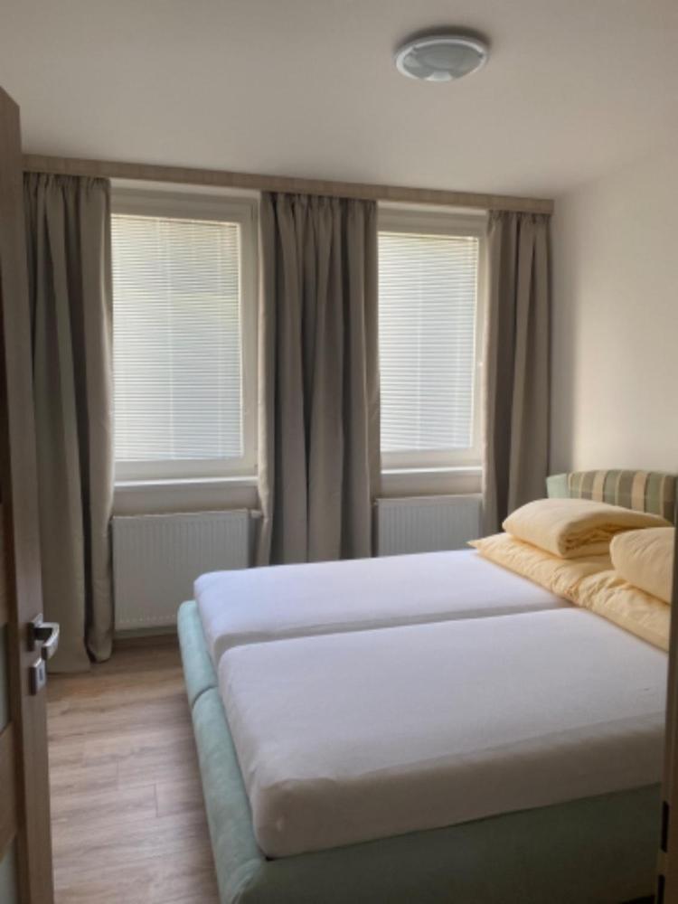 Selsky Dvur Perstejn Hotel Bagian luar foto