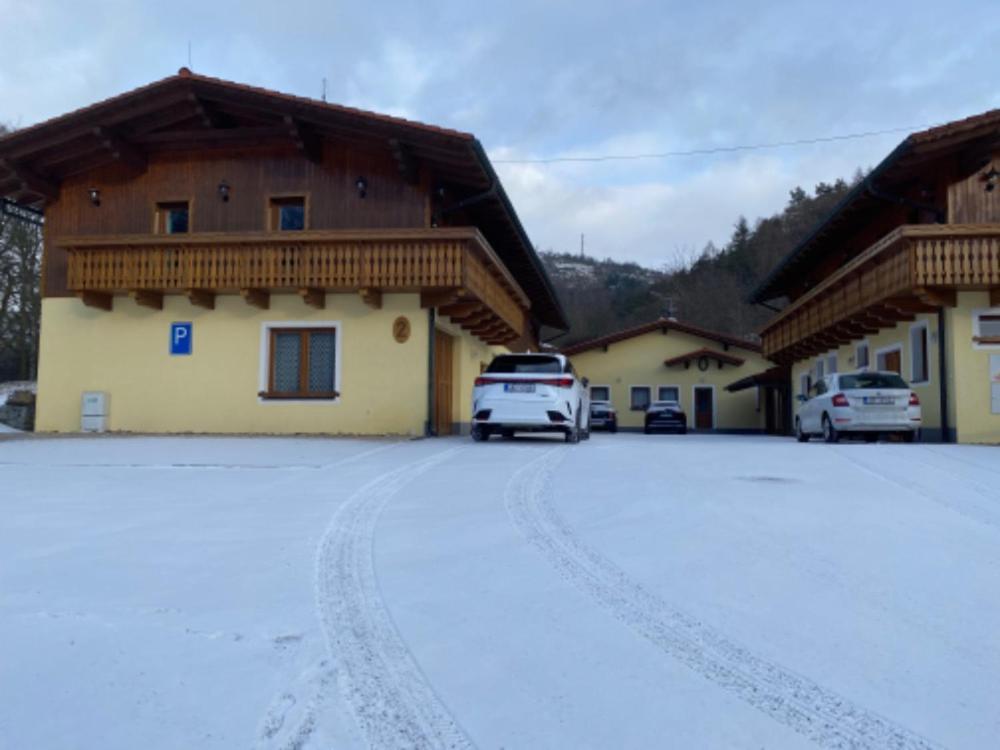 Selsky Dvur Perstejn Hotel Bagian luar foto